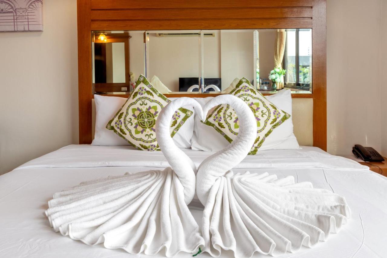 Jb Green Hotel Patong Exteriör bild