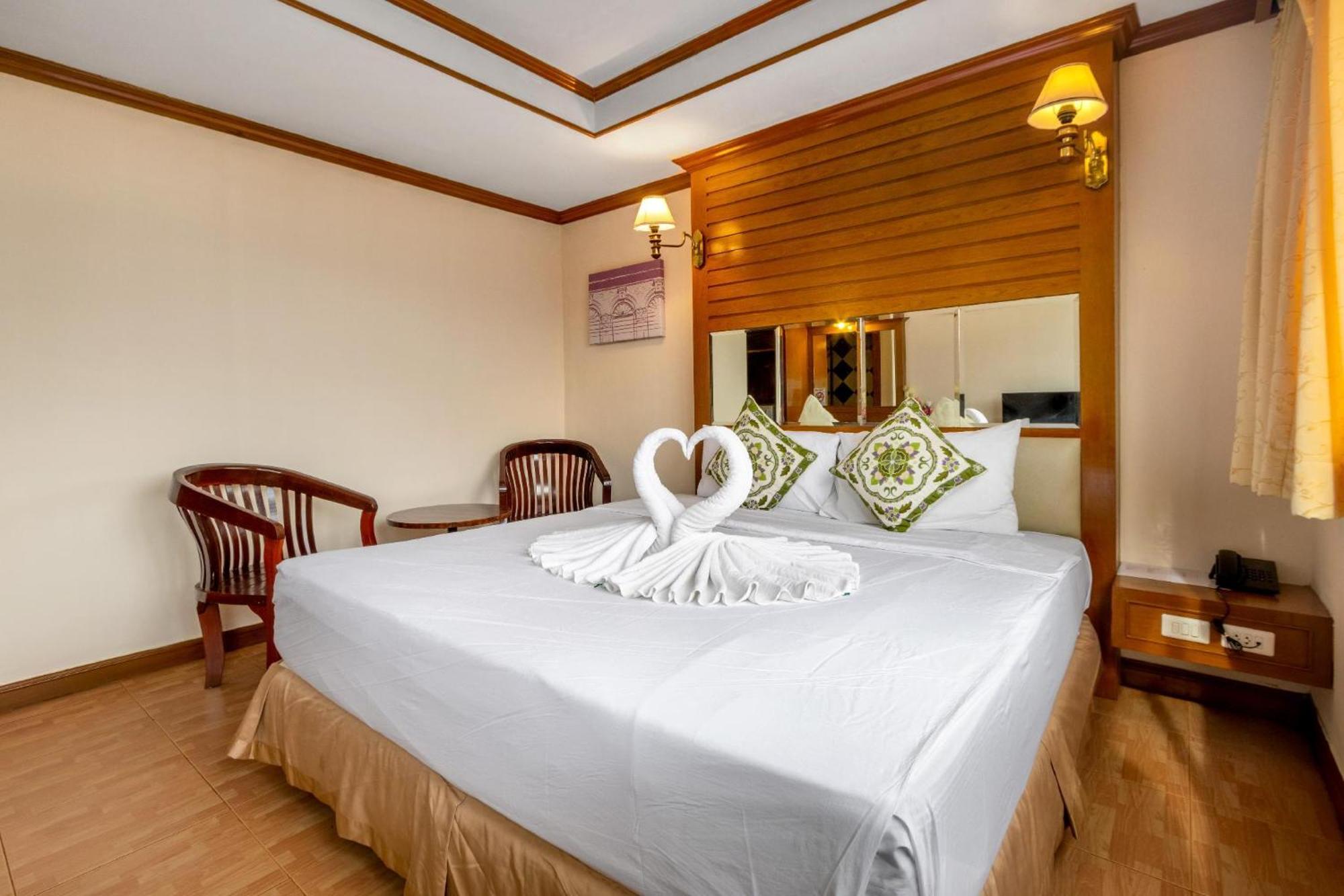 Jb Green Hotel Patong Rum bild